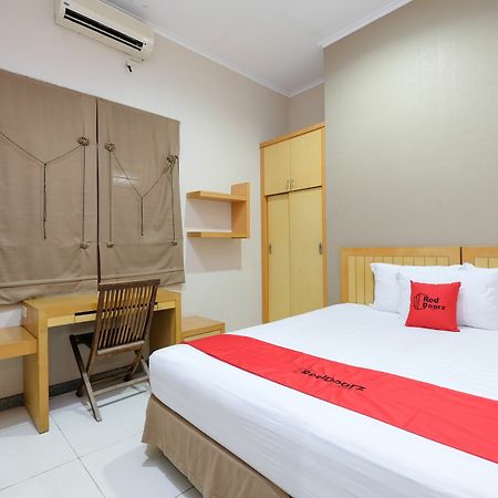 Reddoorz Plus Near Simpang Lima Semarang Exteriér fotografie