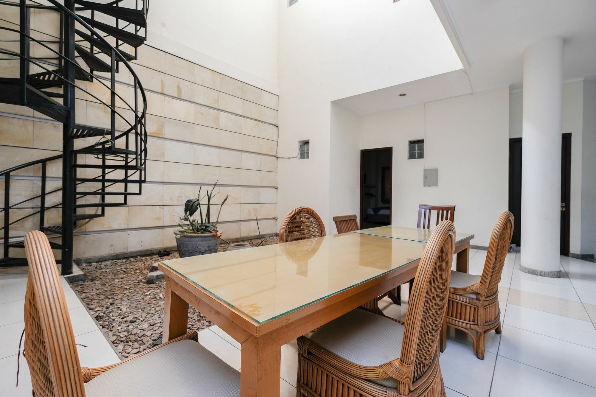 Reddoorz Plus Near Simpang Lima Semarang Exteriér fotografie