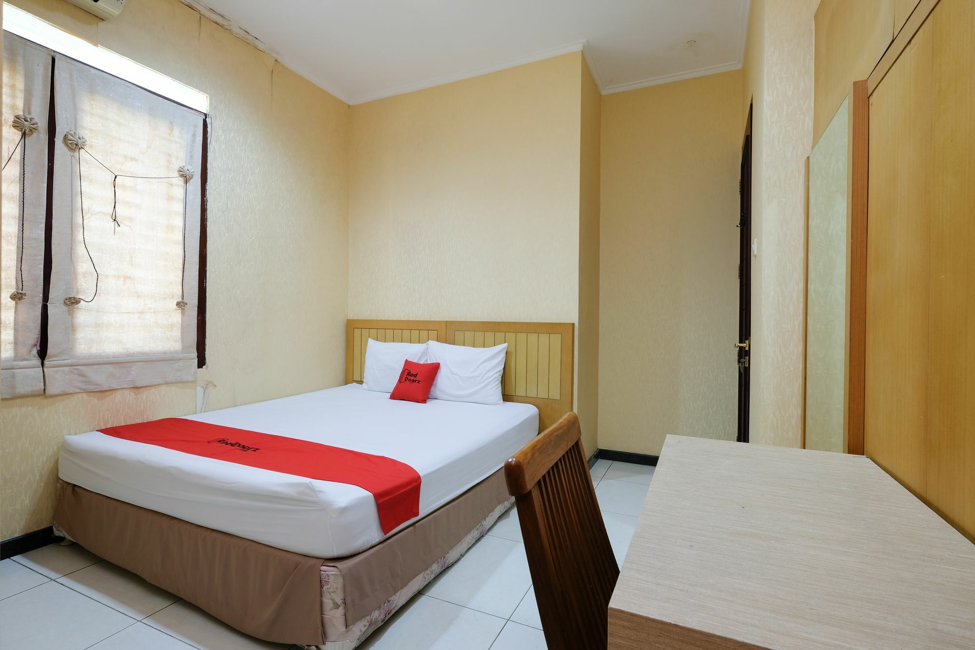 Reddoorz Plus Near Simpang Lima Semarang Exteriér fotografie