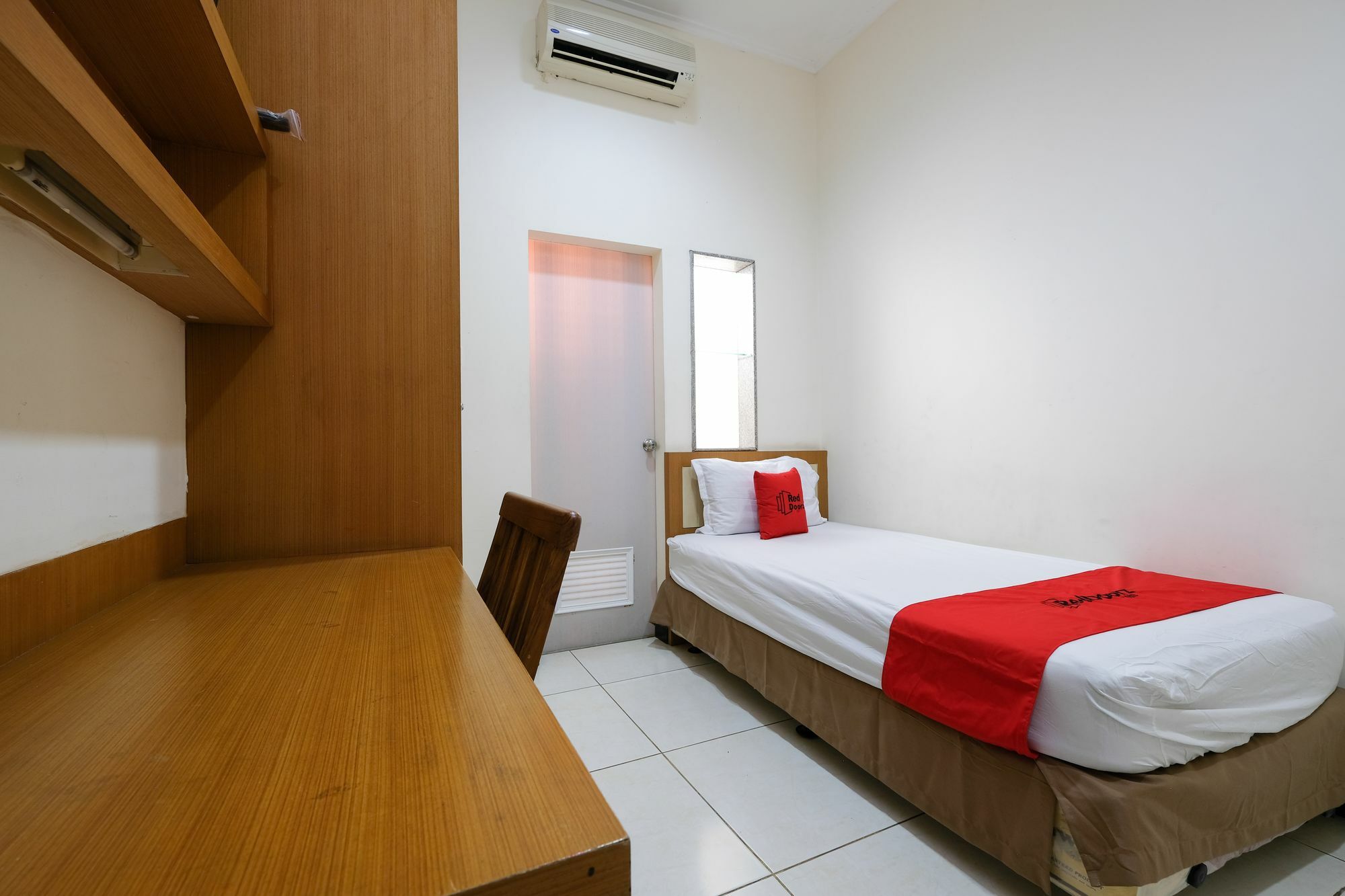Reddoorz Plus Near Simpang Lima Semarang Exteriér fotografie