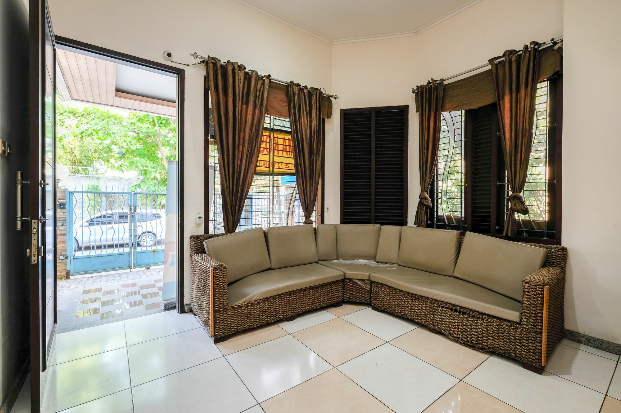 Reddoorz Plus Near Simpang Lima Semarang Exteriér fotografie